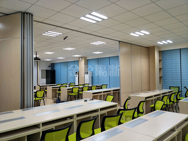 财经学院－多功能教室